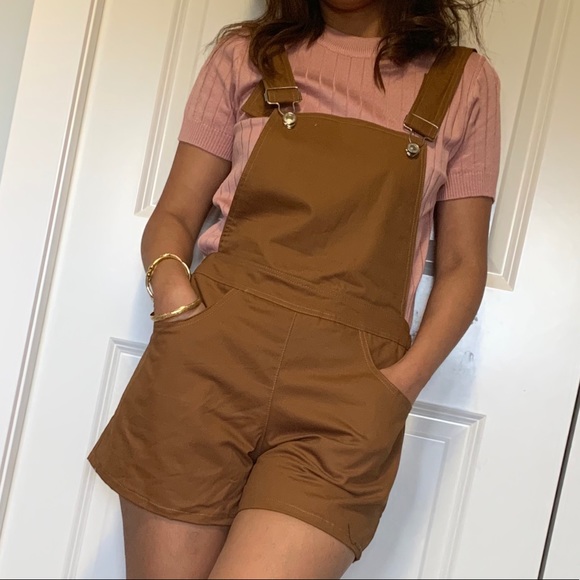 Clothes - Picture 6 of 8